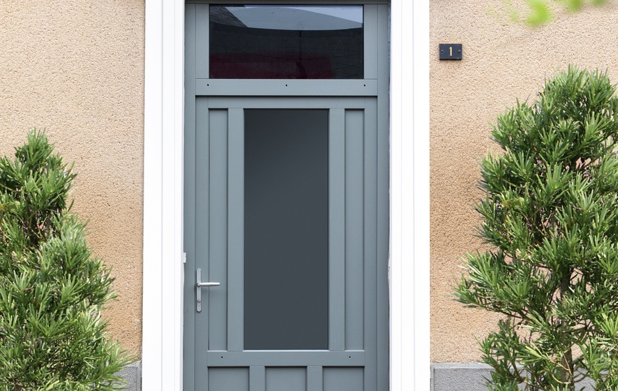 Notre gamme de porte d'entr&eacute;e en BOIS CLASSIQUE et CREATIVE CONTEMPORAINE &agrave; PIERRELAYE